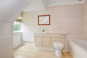 10 Ensuite- click for photo gallery